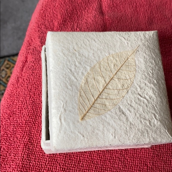 Gold loop earrings - Picture 5 of 7